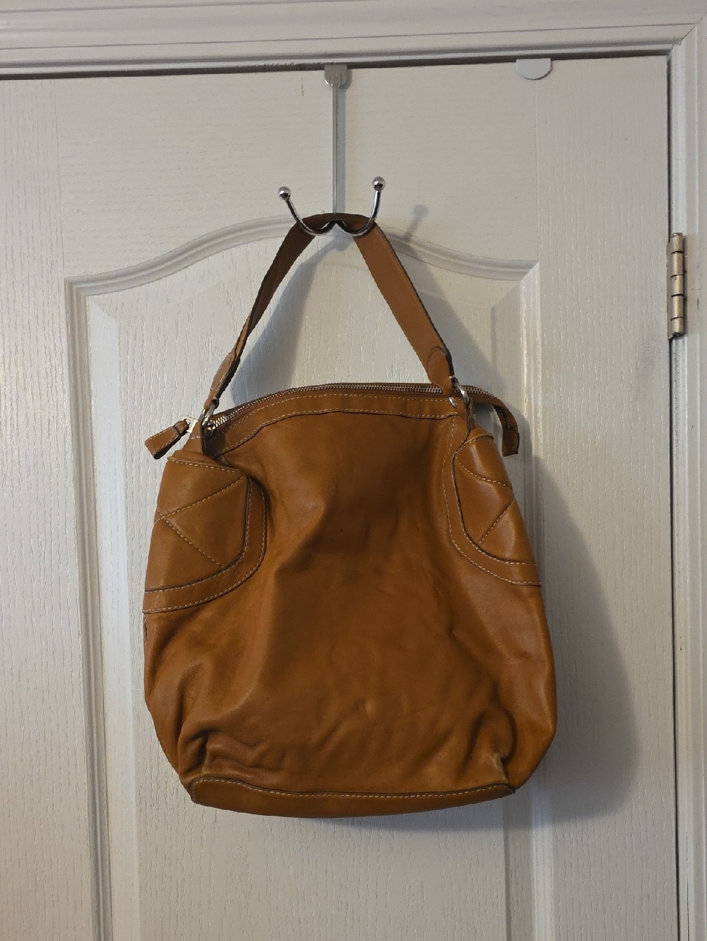 Michael Kors Classic Tan Leather Shoulder Bag - Everyday Carry